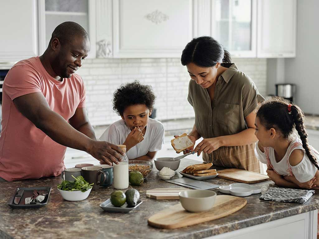 8 Ways a Lifestyle Concierge Helps Busy Families - Gig Concierge